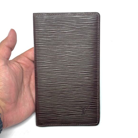 Louis Vuitton Long Wallet / Passport Case - Picture 6 of 14